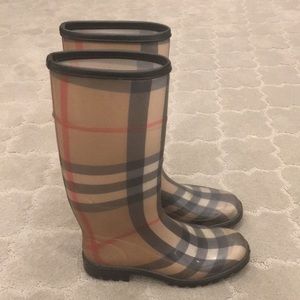 Burberry size 38 Rain Boots